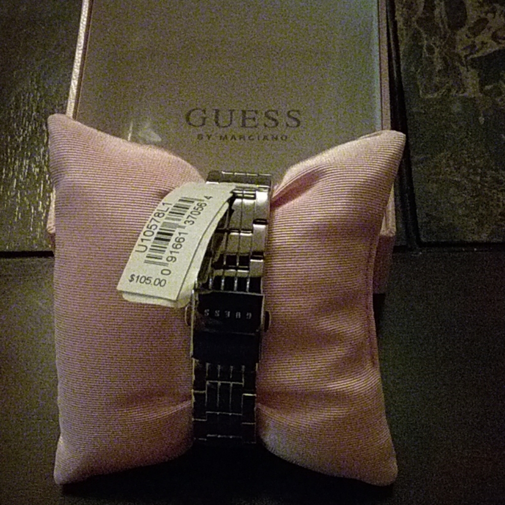 Watch - Picture 2 of 4